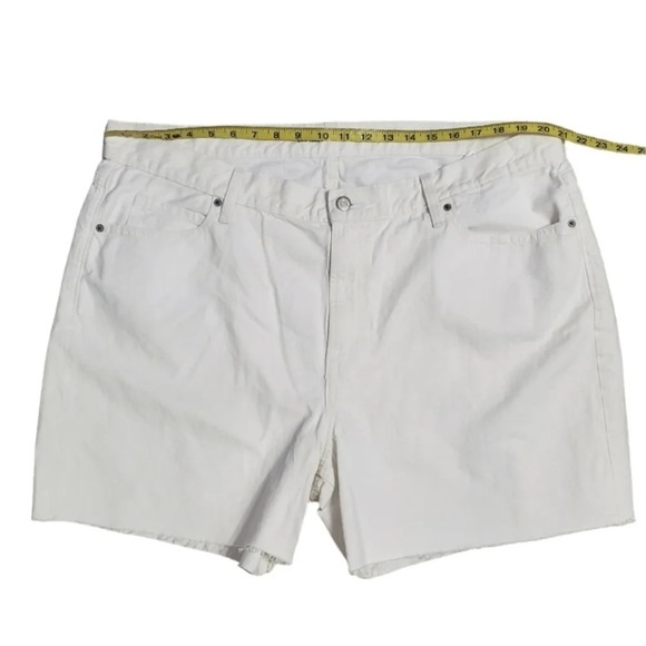 NWOT Old Navy Women's High Rise Slouchy Straight White Denim Shorts 18 - Picture 4 of 8